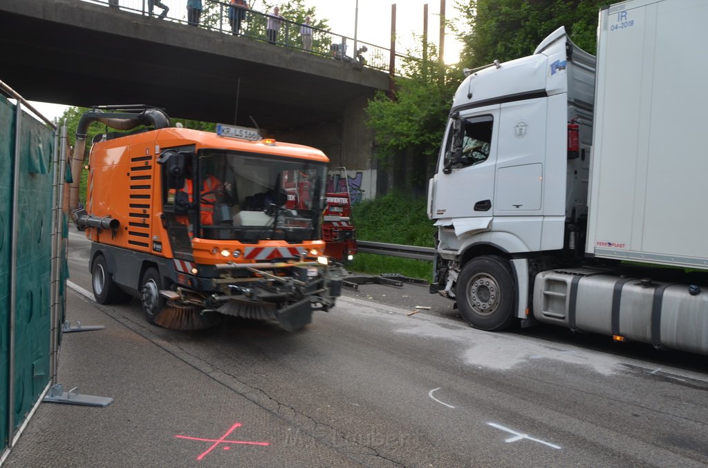 Wieder schwerer VU A 1 Rich Saarbruecken vorm AK Leverkusen P2427.JPG - Miklos Laubert